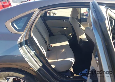 2021 Kia Forte Lxs из США, поврежденный, VIN 3KPF24AD5ME366918